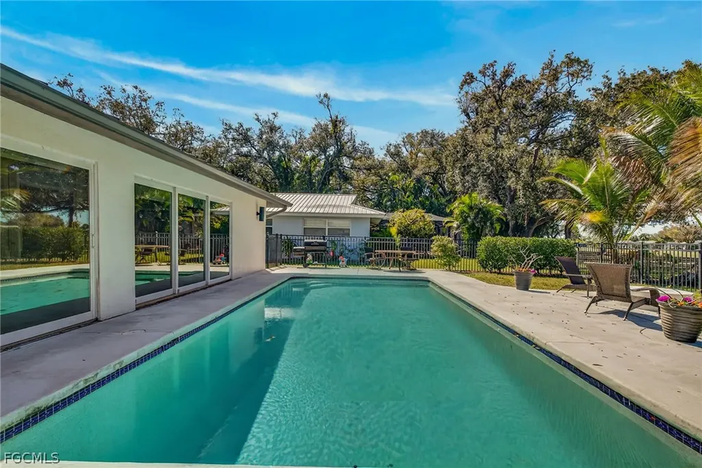 5336 Chippendale Circle W Fort Myers FL 33919