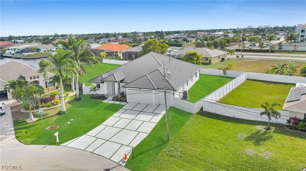 1726 SW 36th Terrace Cape Coral FL 33914