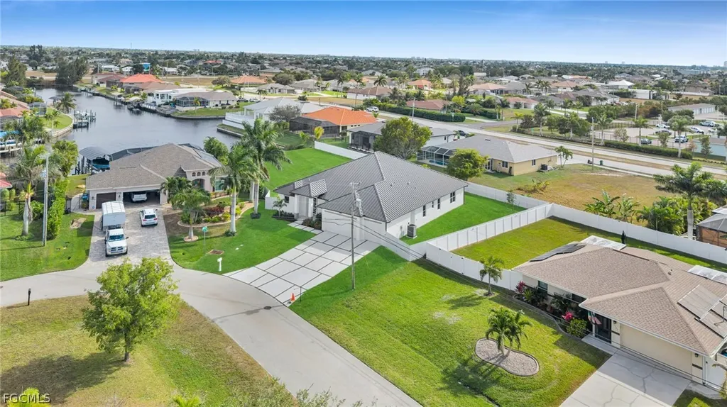 1726 SW 36th Terrace Cape Coral FL 33914