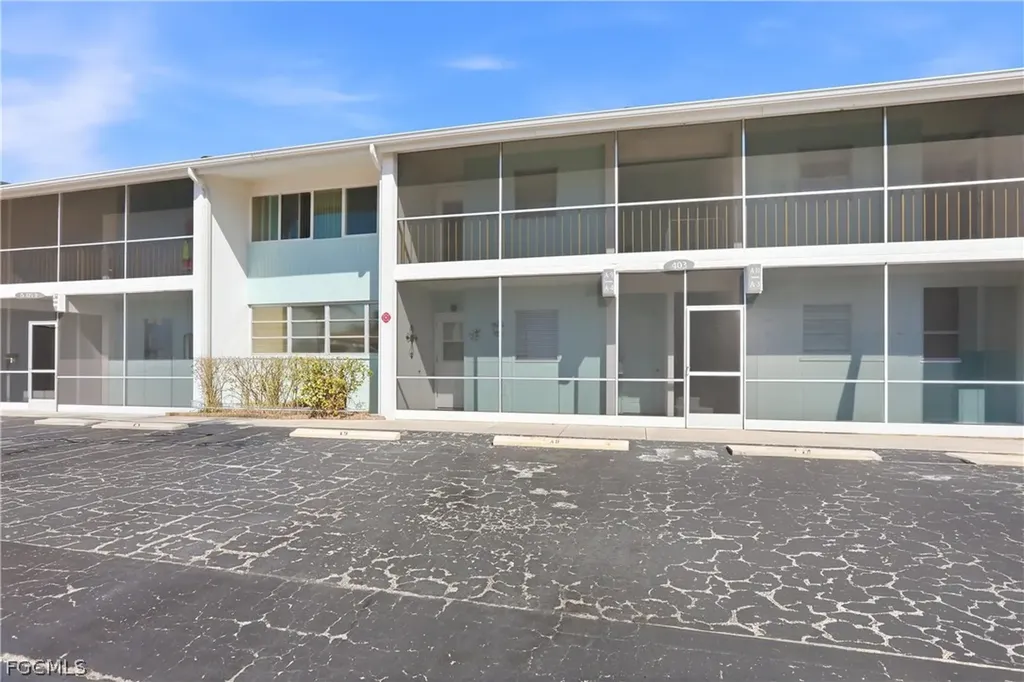 403 SE 43rd Terrace Cape Coral FL 33904