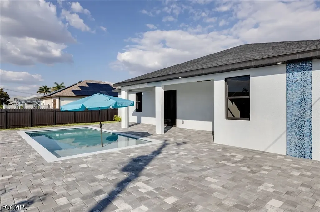 1810 NE 6th Place Cape Coral FL 33909