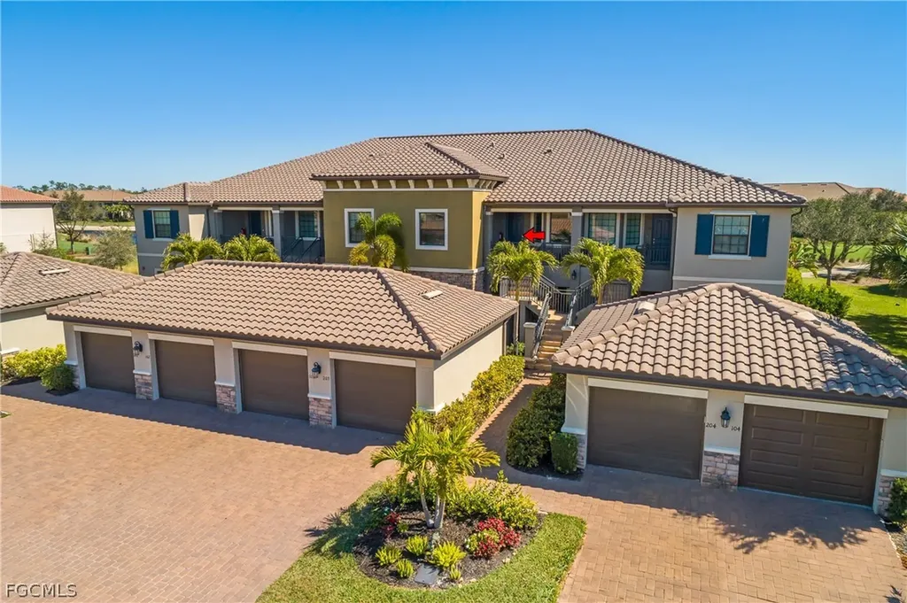 9366 Pocida Court Naples FL 34119
