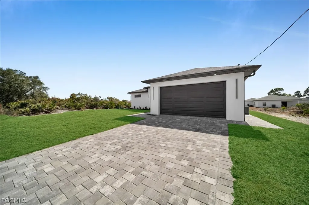 2805 58th Street W Lehigh Acres FL 33971