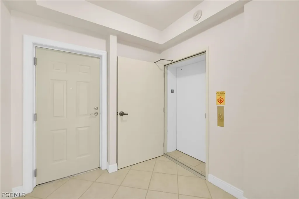 2745 1st Street Fort Myers FL 33916
