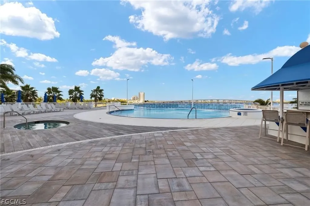 2745 1st Street Fort Myers FL 33916