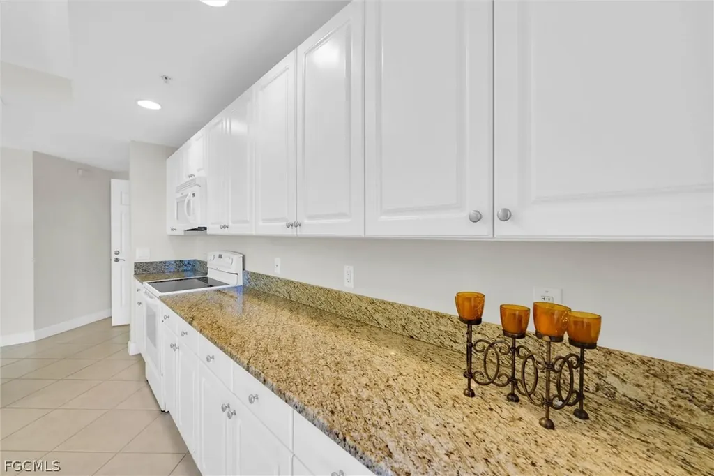 2745 1st Street Fort Myers FL 33916
