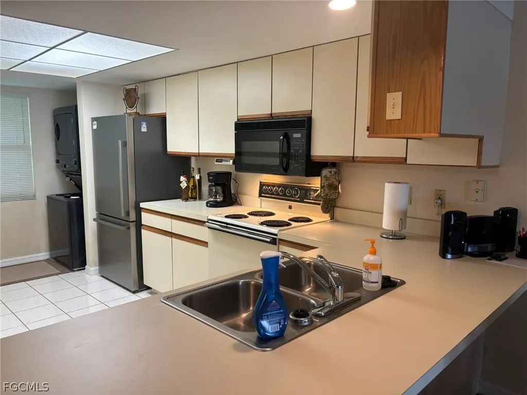 4500 SE 5th Place Cape Coral FL 33904