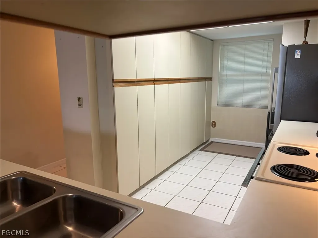4500 SE 5th Place Cape Coral FL 33904