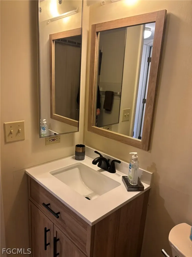 4500 SE 5th Place Cape Coral FL 33904