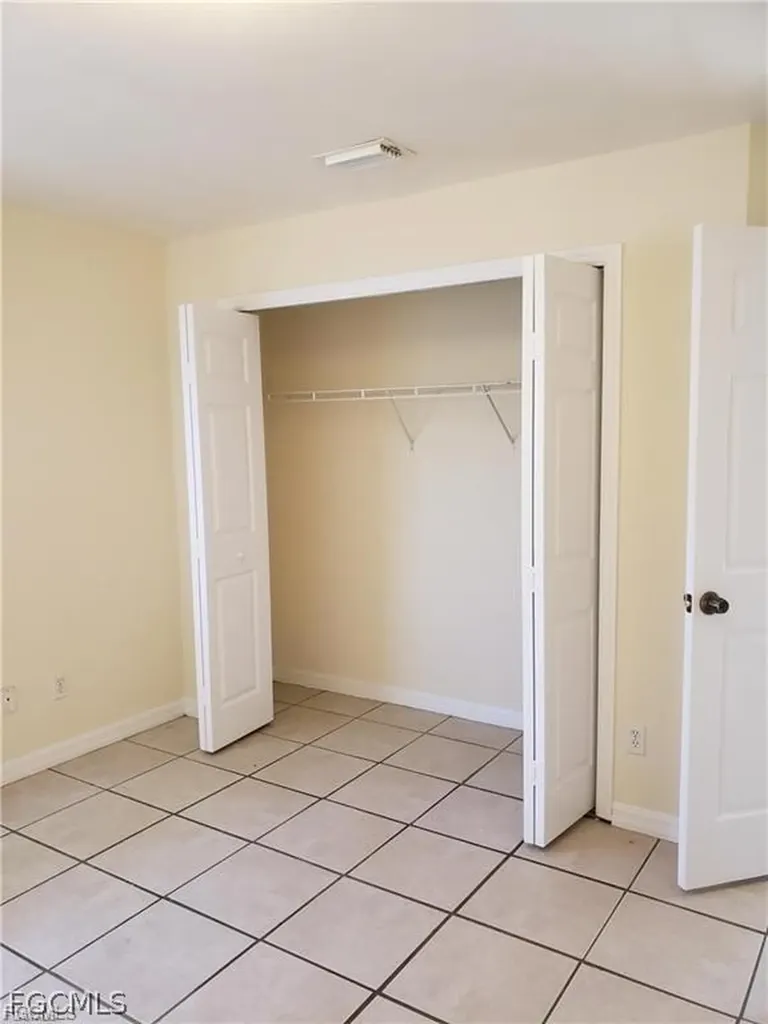 1247 Bacon Avenue Fort Myers FL 33913