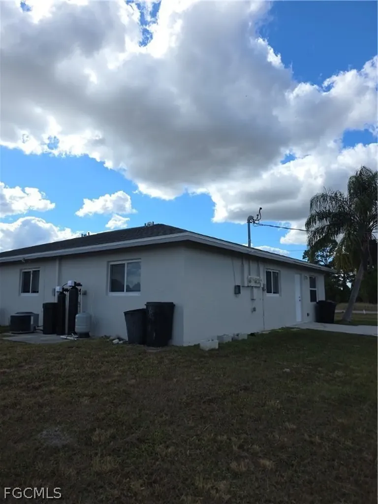 1247 Bacon Avenue Fort Myers FL 33913