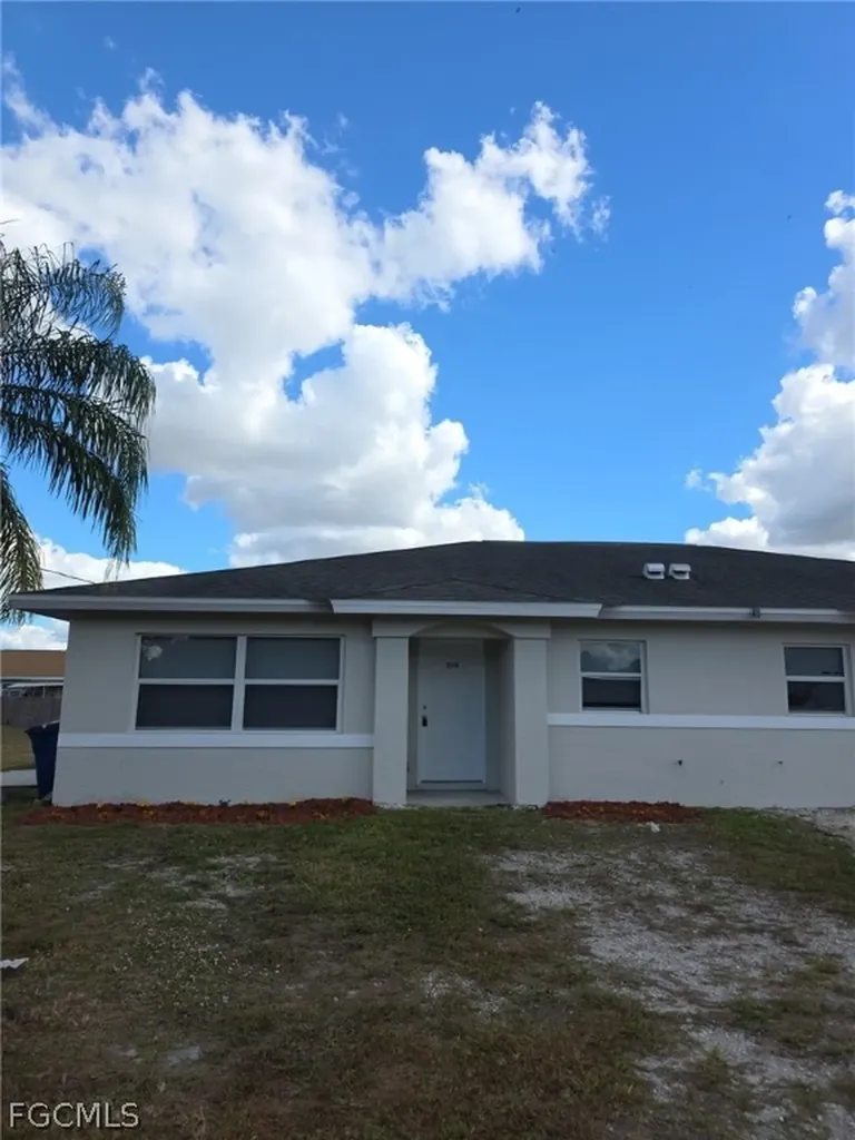 1247 Bacon Avenue Fort Myers FL 33913