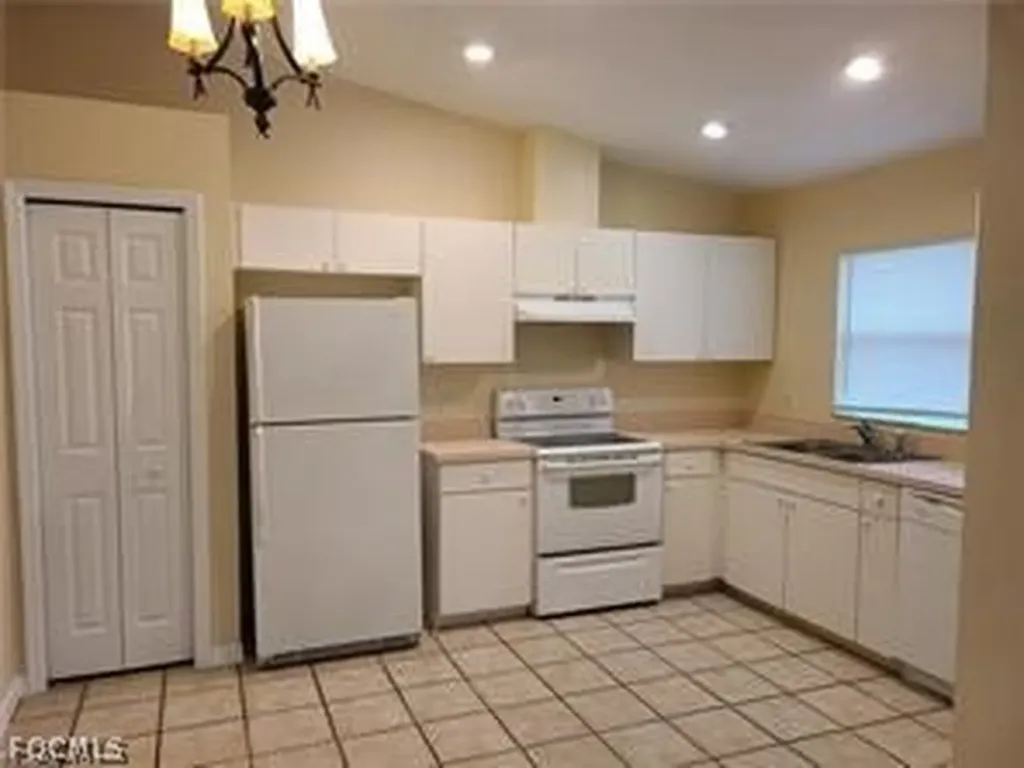 1247 Bacon Avenue Fort Myers FL 33913
