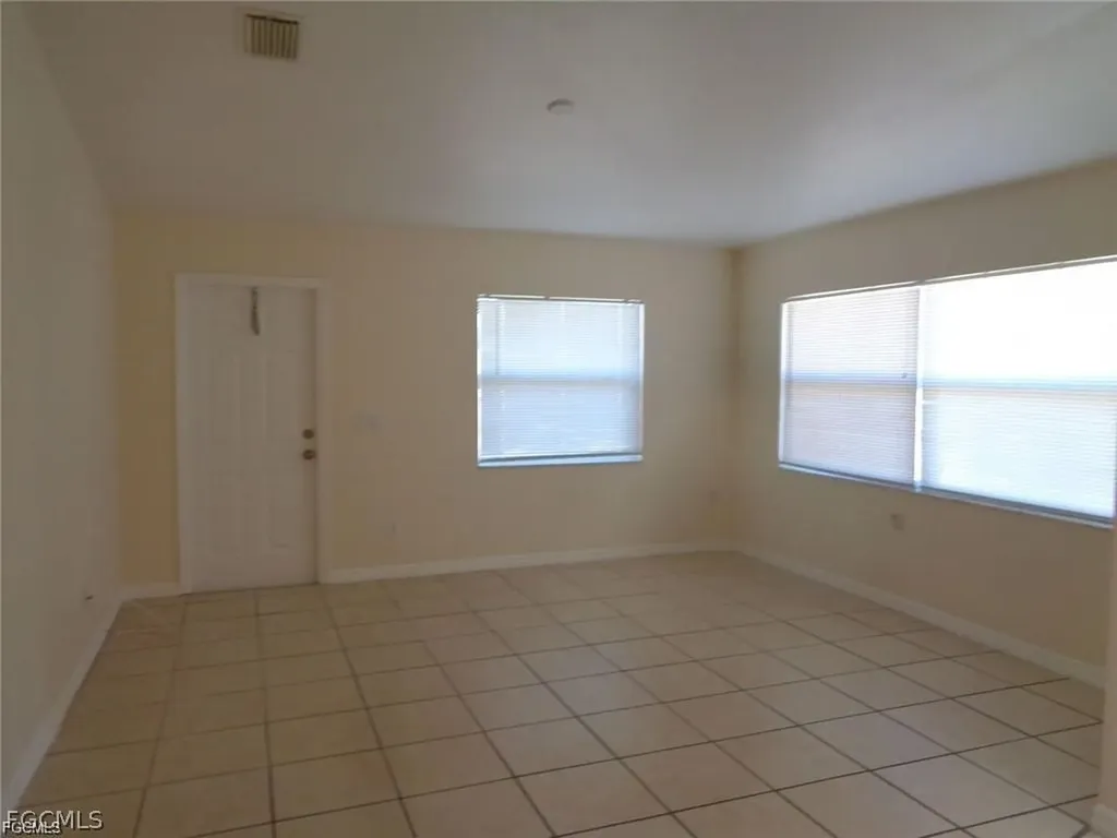 1247 Bacon Avenue Fort Myers FL 33913