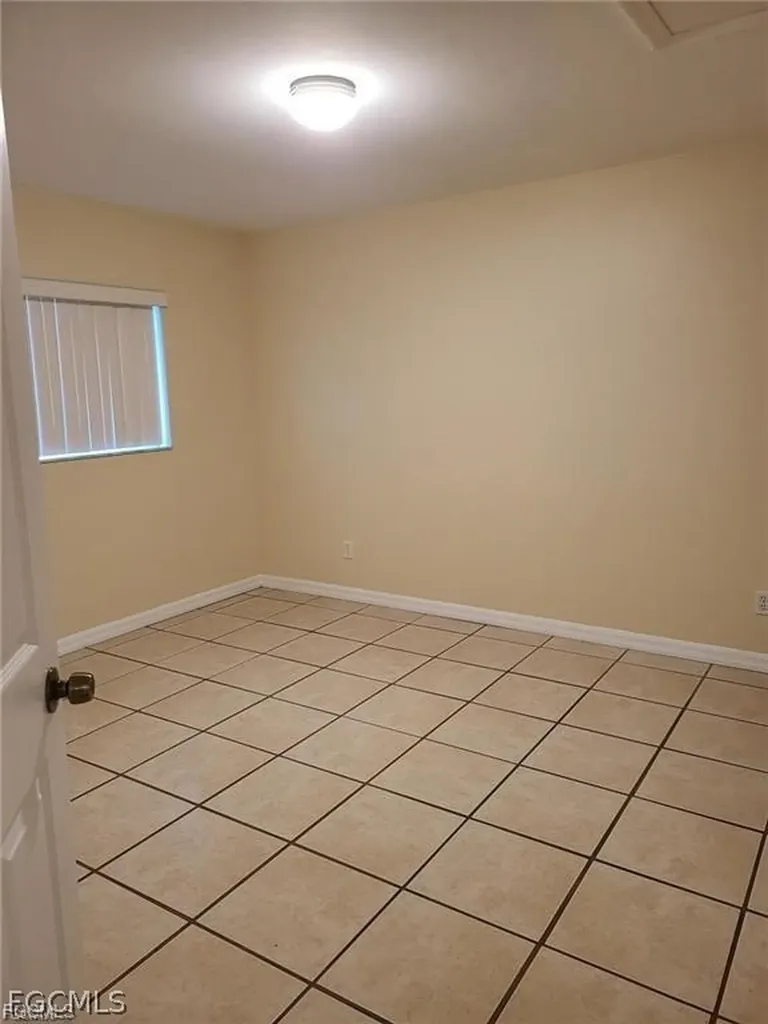 1247 Bacon Avenue Fort Myers FL 33913