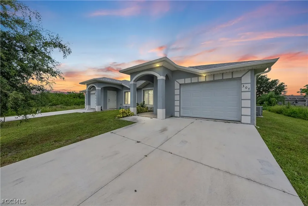 305-307 Hightower Avenue S Lehigh Acres FL 33973