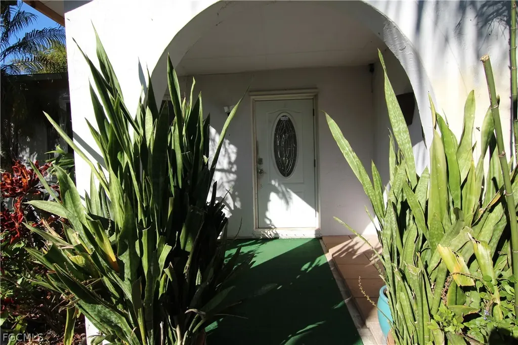 28640 SW 142nd Avenue Homestead FL 33033
