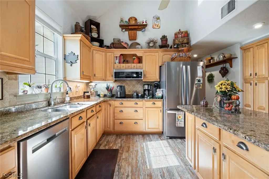 22800 N River Road Alva FL 33920