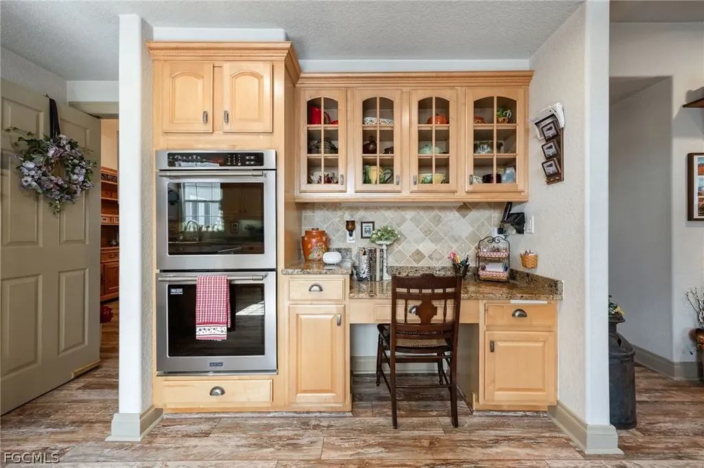 22800 N River Road Alva FL 33920