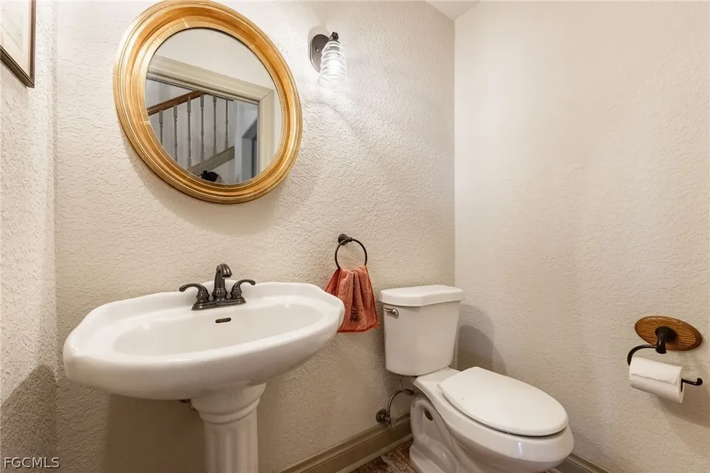 22800 N River Road Alva FL 33920