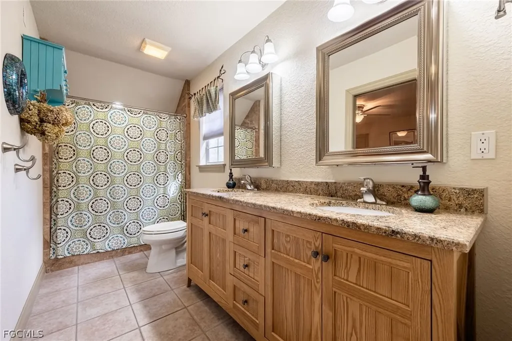 22800 N River Road Alva FL 33920