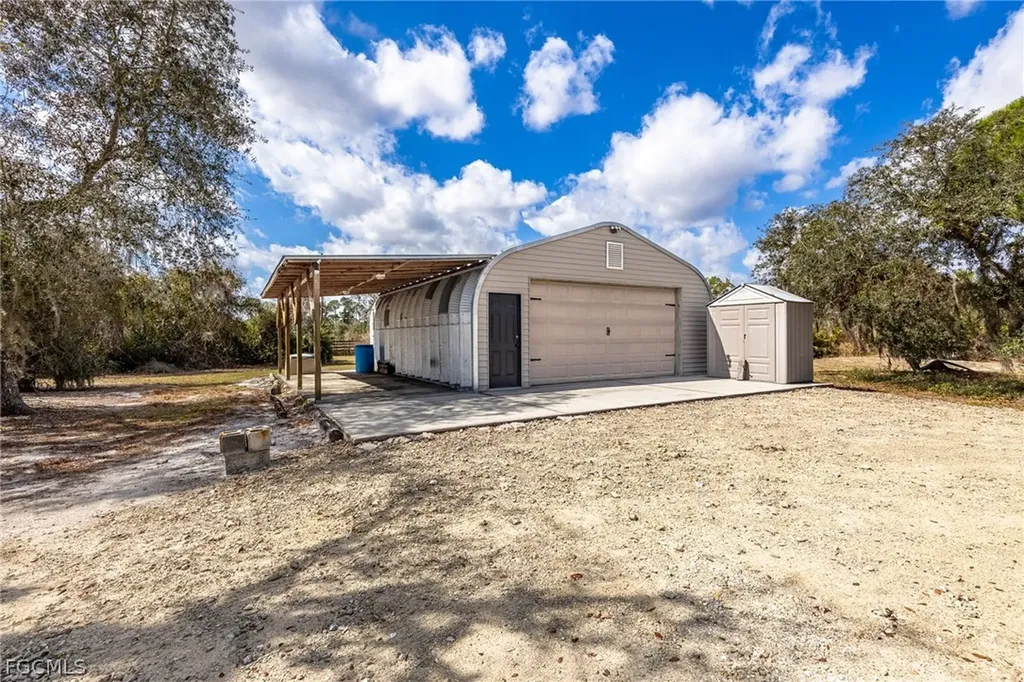 22800 N River Road Alva FL 33920