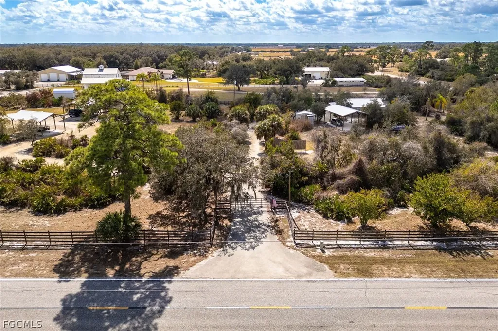 22800 N River Road Alva FL 33920