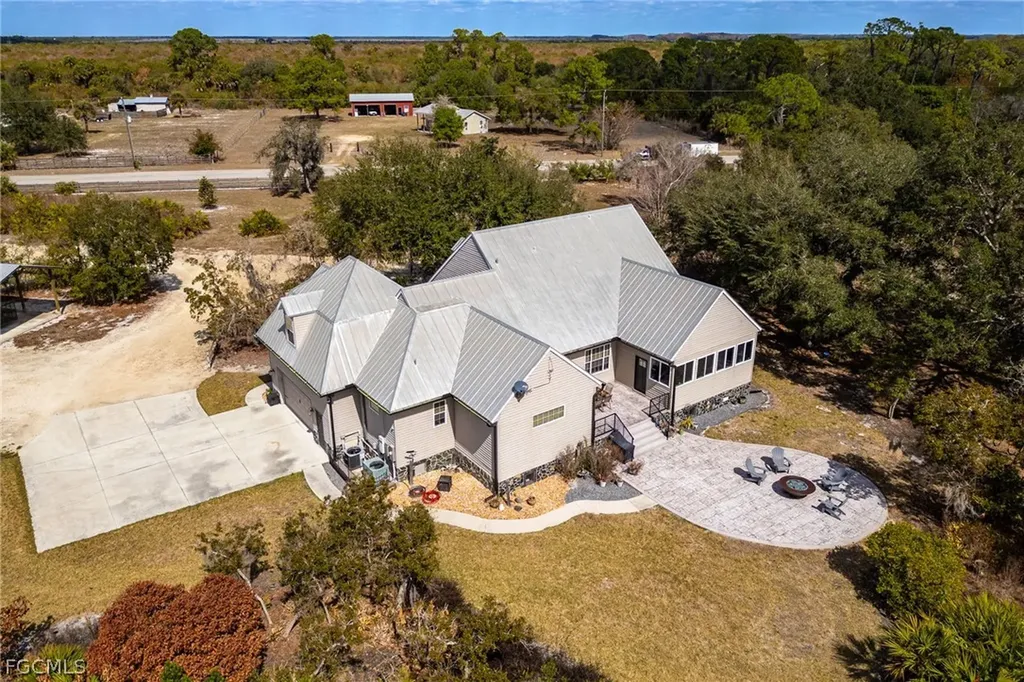 22800 N River Road Alva FL 33920