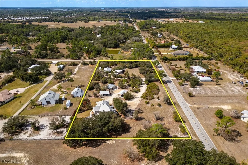 22800 N River Road Alva FL 33920