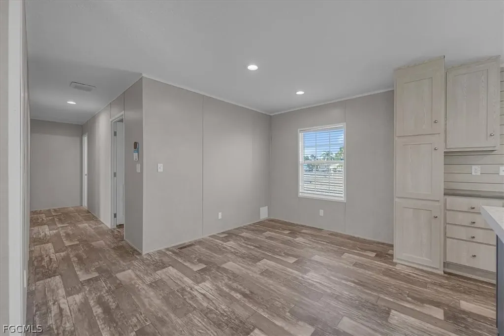 864 Yacht Club Way NW Moore Haven FL 33471