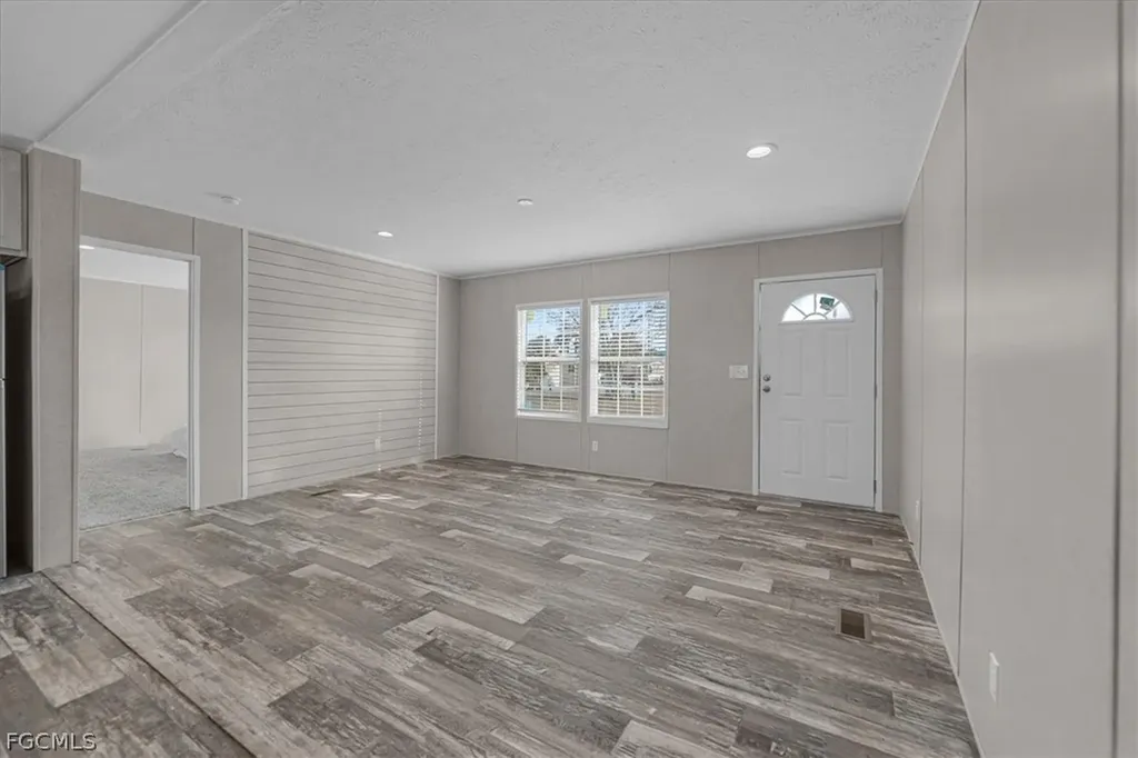 864 Yacht Club Way NW Moore Haven FL 33471