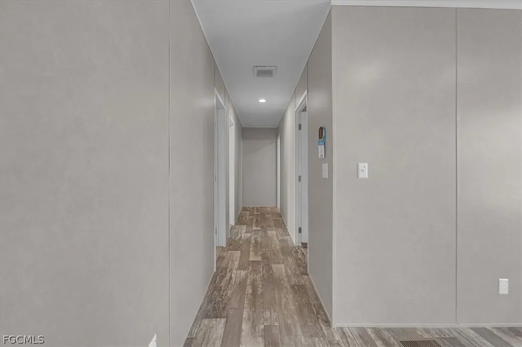 864 Yacht Club Way NW Moore Haven FL 33471