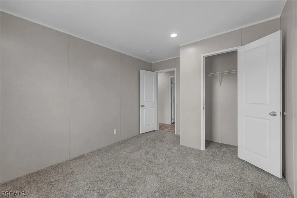 864 Yacht Club Way NW Moore Haven FL 33471