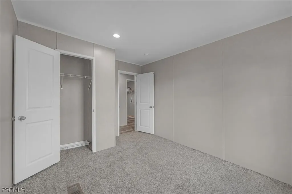 864 Yacht Club Way NW Moore Haven FL 33471