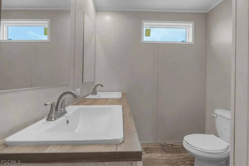 864 Yacht Club Way NW Moore Haven FL 33471