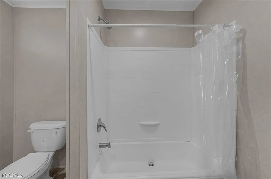 864 Yacht Club Way NW Moore Haven FL 33471