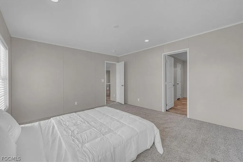 864 Yacht Club Way NW Moore Haven FL 33471