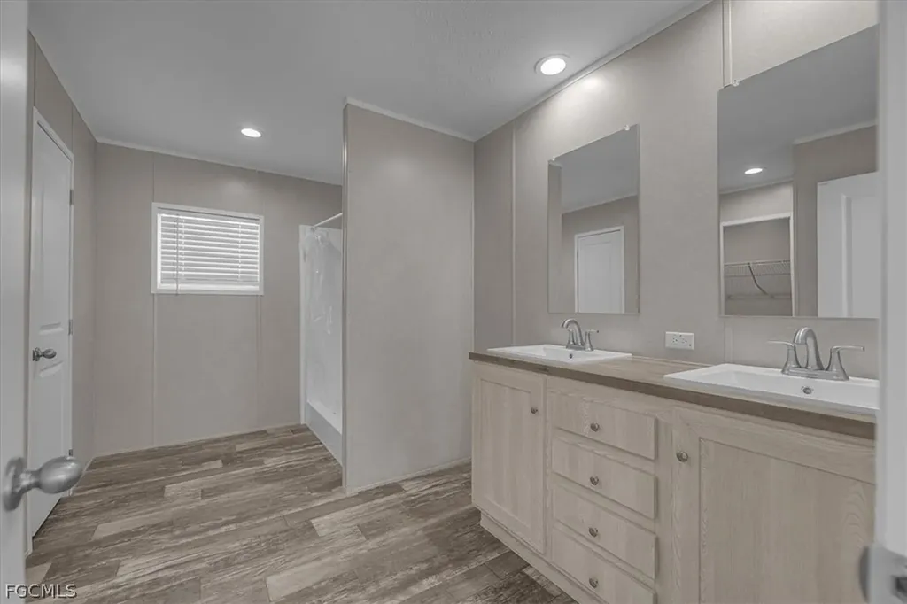 864 Yacht Club Way NW Moore Haven FL 33471