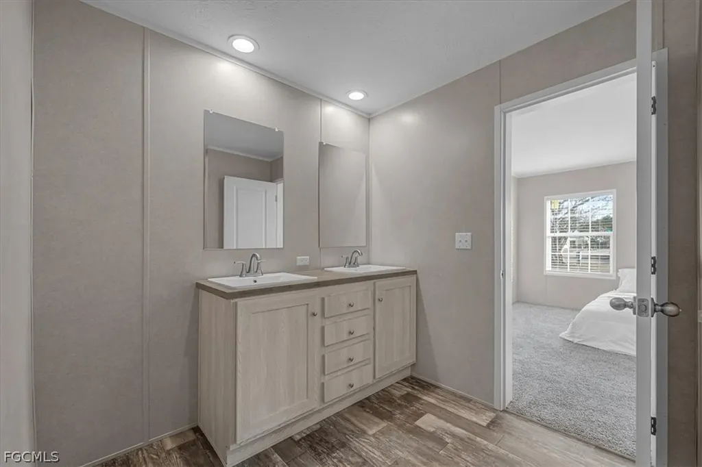 864 Yacht Club Way NW Moore Haven FL 33471