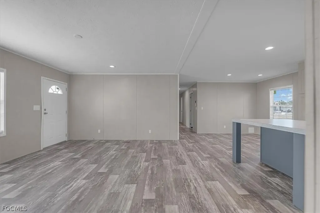 864 Yacht Club Way NW Moore Haven FL 33471