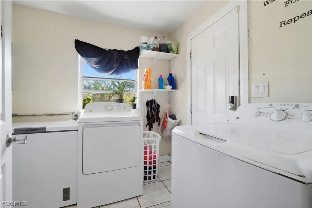 3807 Highland Avenue Fort Myers FL 33916