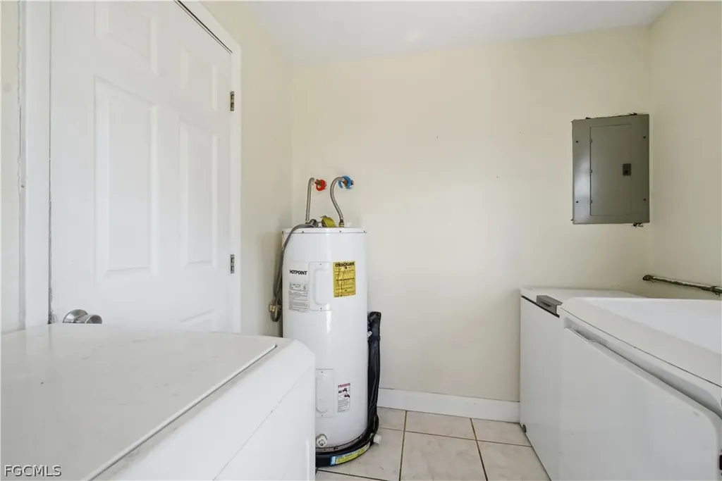 3807 Highland Avenue Fort Myers FL 33916