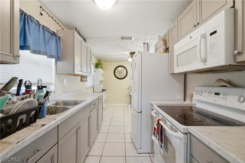 3807 Highland Avenue Fort Myers FL 33916