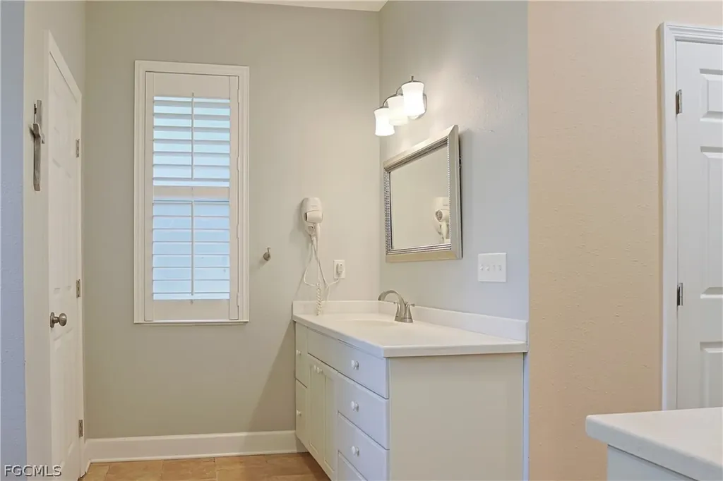 21531 Pearl Street Alva FL 33920