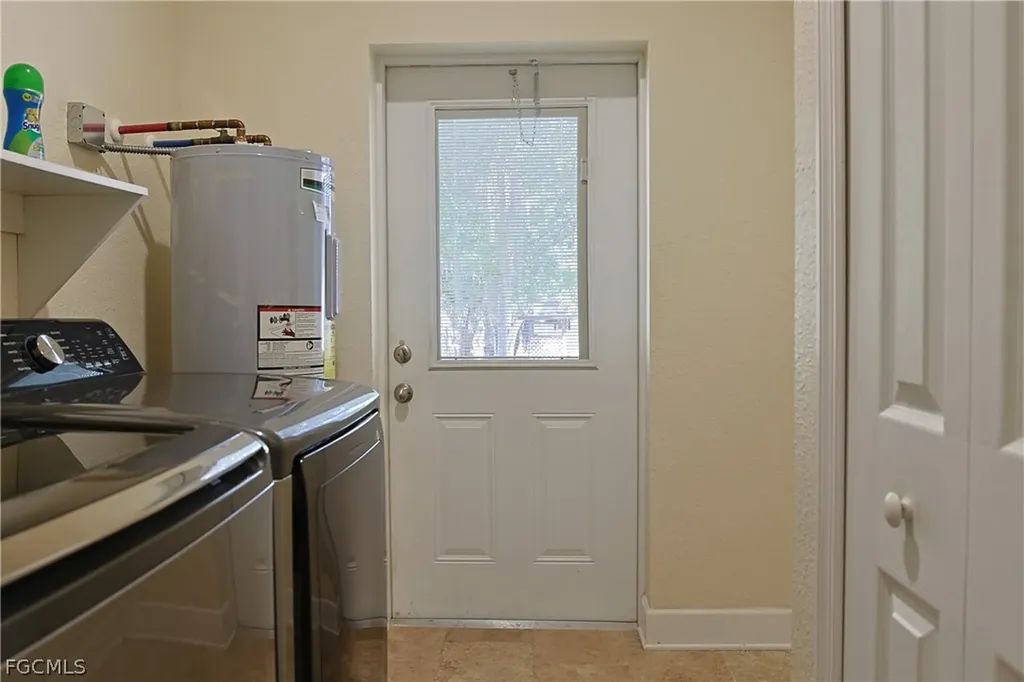 21531 Pearl Street Alva FL 33920