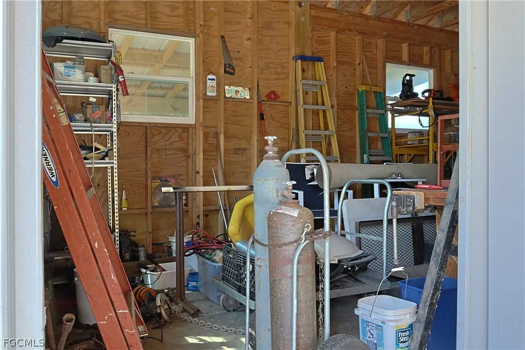 21531 Pearl Street Alva FL 33920