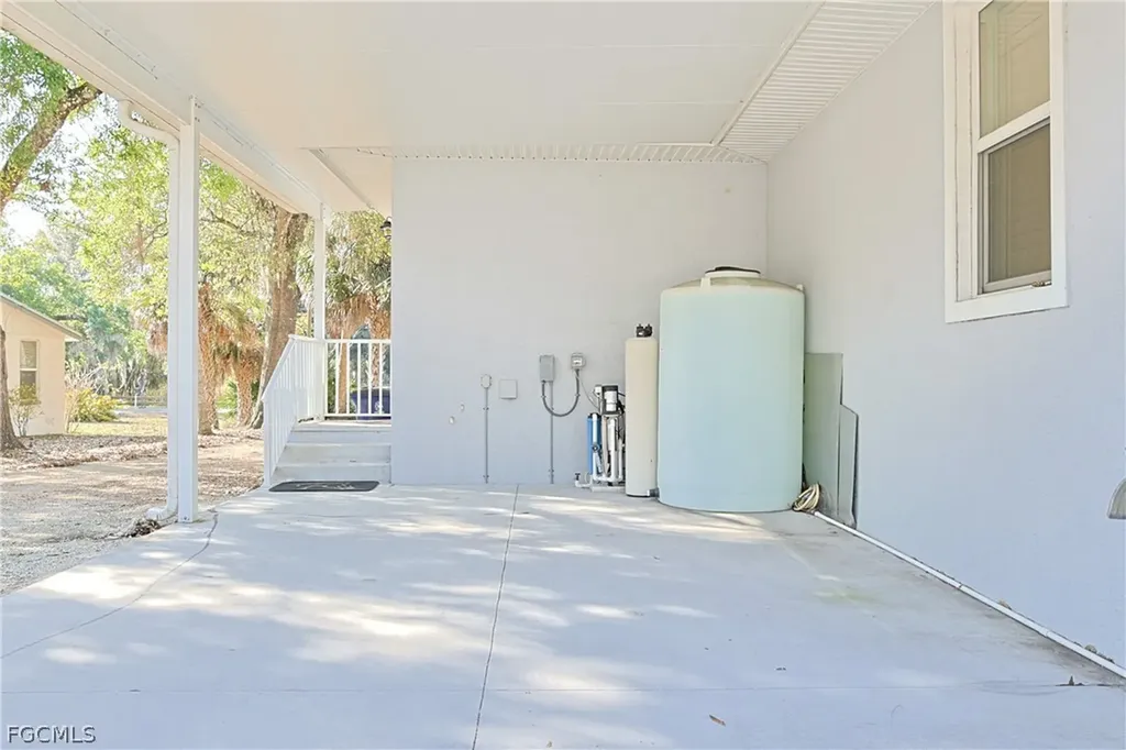 21531 Pearl Street Alva FL 33920