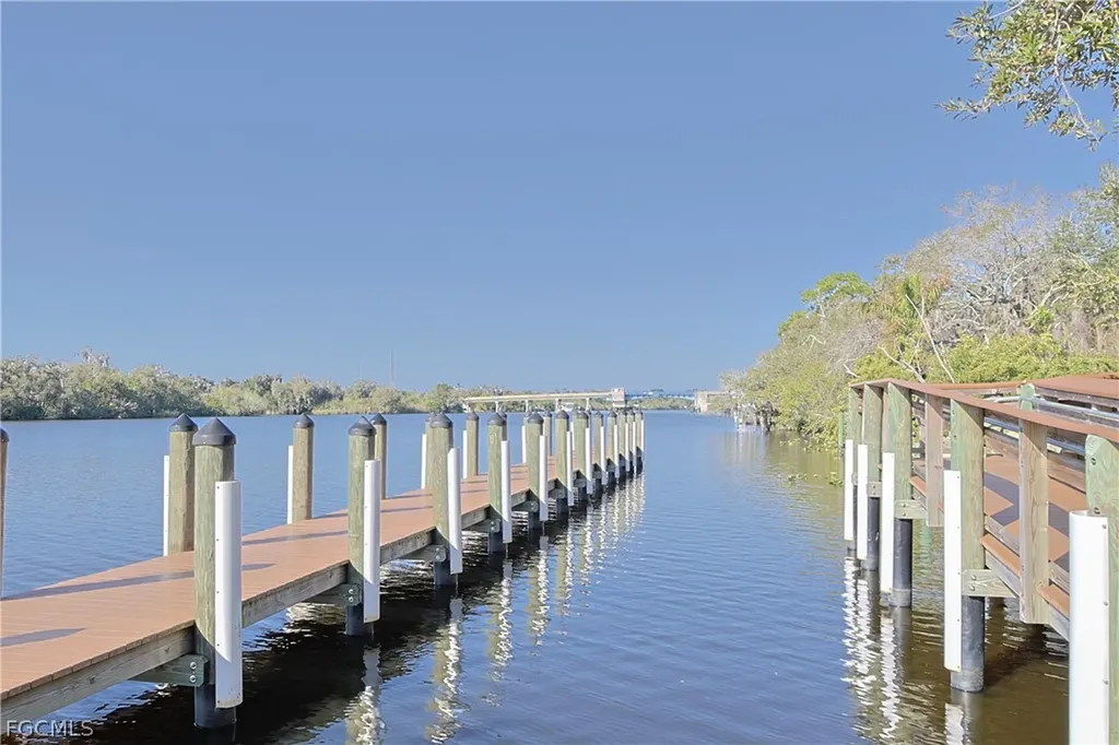 21531 Pearl Street Alva FL 33920