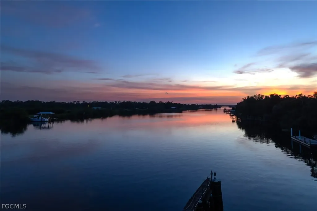 21531 Pearl Street Alva FL 33920