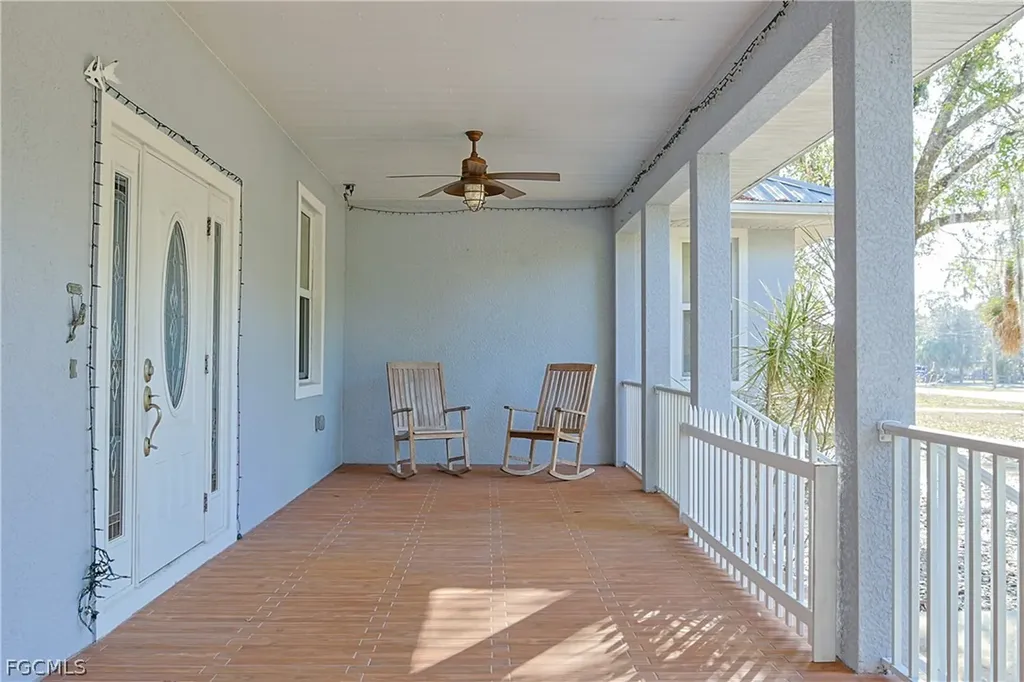 21531 Pearl Street Alva FL 33920